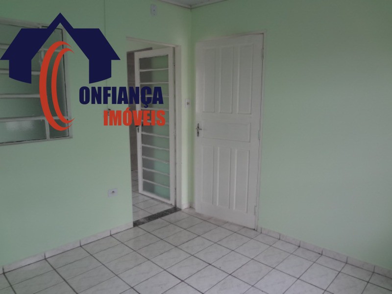 Casa à venda com 2 quartos, 200m² - Foto 2