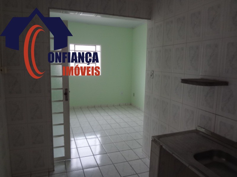 Casa à venda com 2 quartos, 200m² - Foto 7
