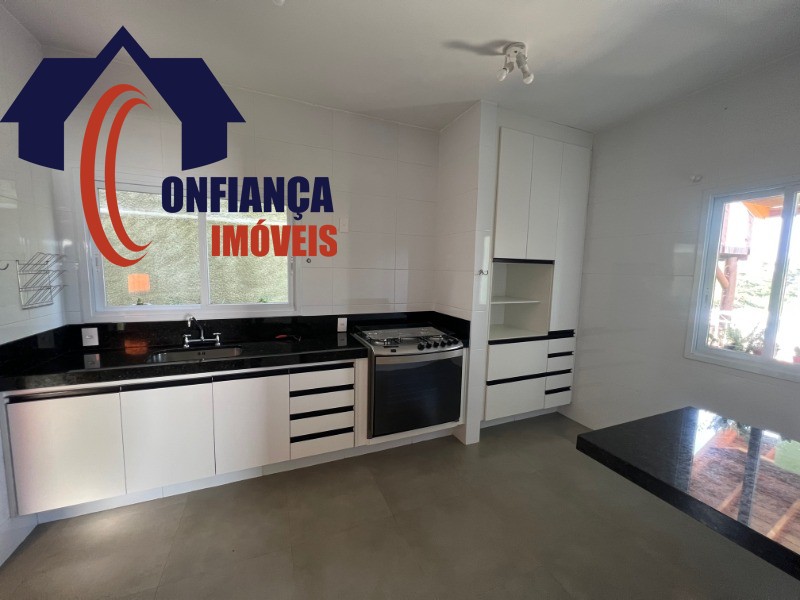 Casa à venda e aluguel com 3 quartos, 200m² - Foto 3