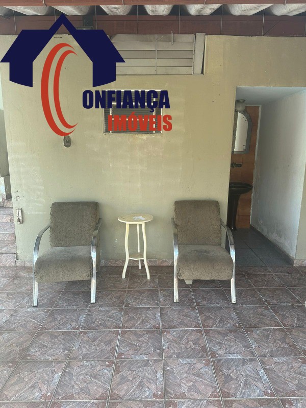 Casa à venda com 2 quartos, 217m² - Foto 4