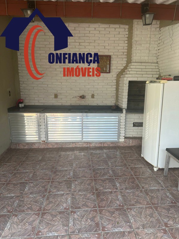 Casa à venda com 2 quartos, 217m² - Foto 3