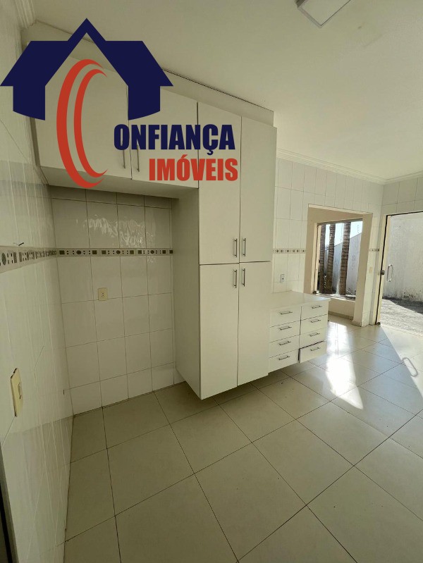 Casa à venda com 3 quartos, 300m² - Foto 28