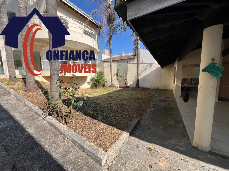 Casa à venda com 3 quartos, 300m² - Foto 35