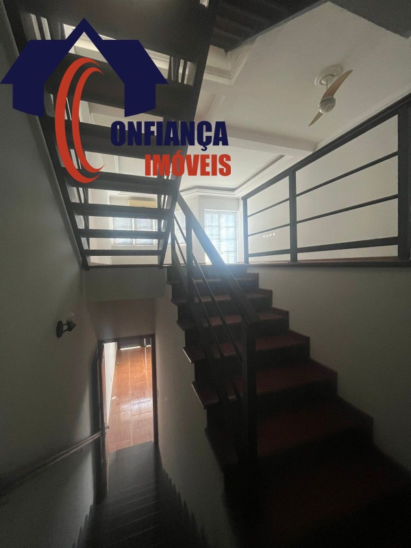 Casa para alugar com 3 quartos, 220m² - Foto 24