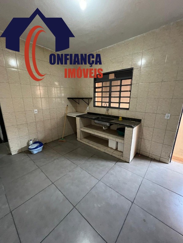Casa para alugar com 2 quartos, 60m² - Foto 2