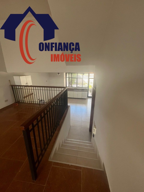 Casa para alugar com 3 quartos, 220m² - Foto 32