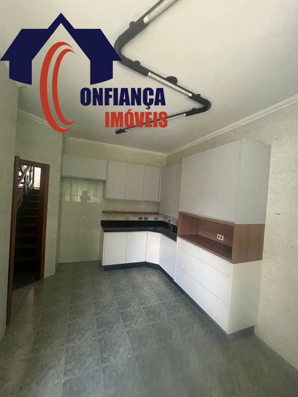 Casa para alugar com 3 quartos, 220m² - Foto 23