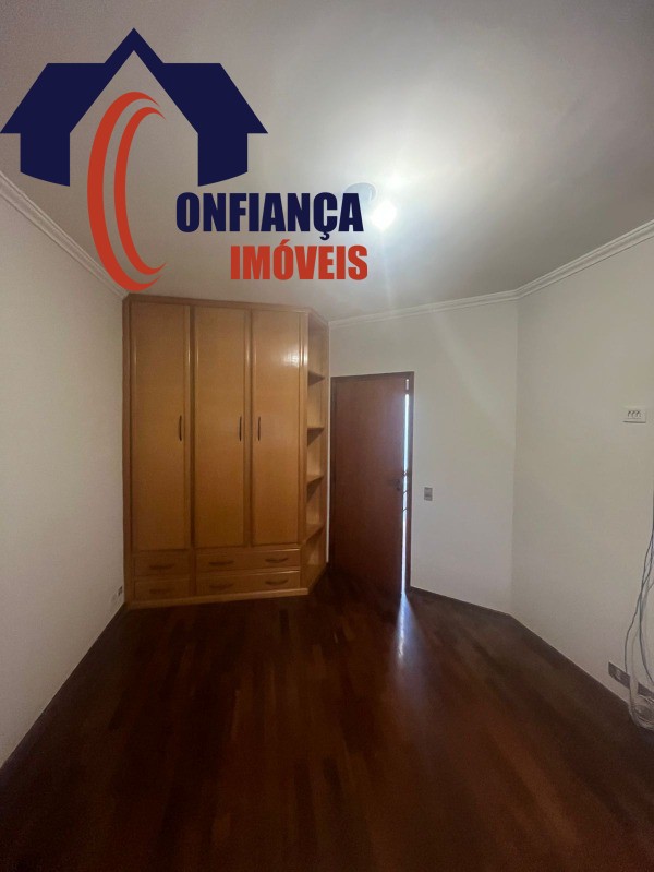Casa para alugar com 3 quartos, 220m² - Foto 2