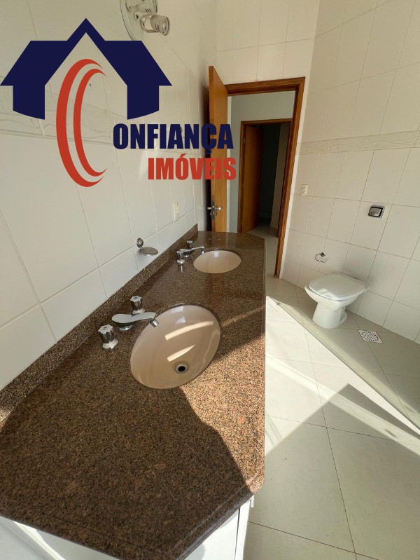 Casa à venda com 3 quartos, 300m² - Foto 17