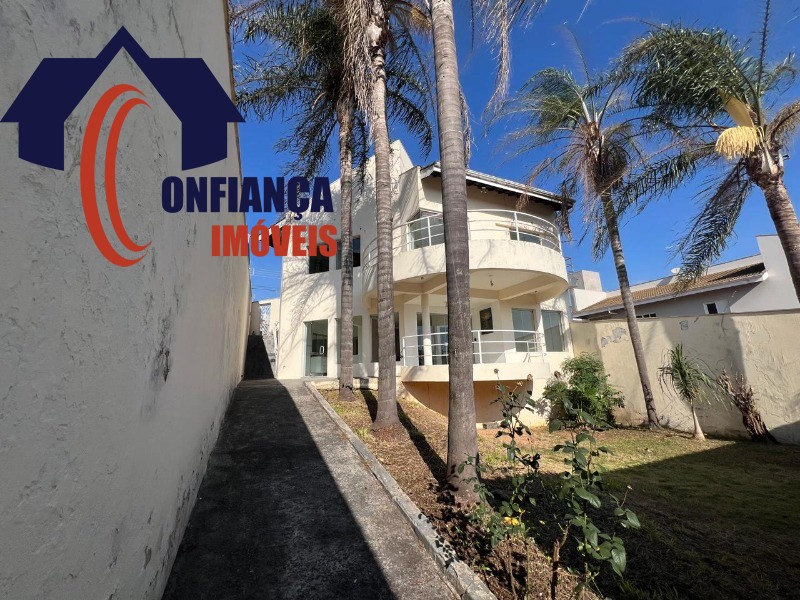 Casa à venda com 3 quartos, 300m² - Foto 43