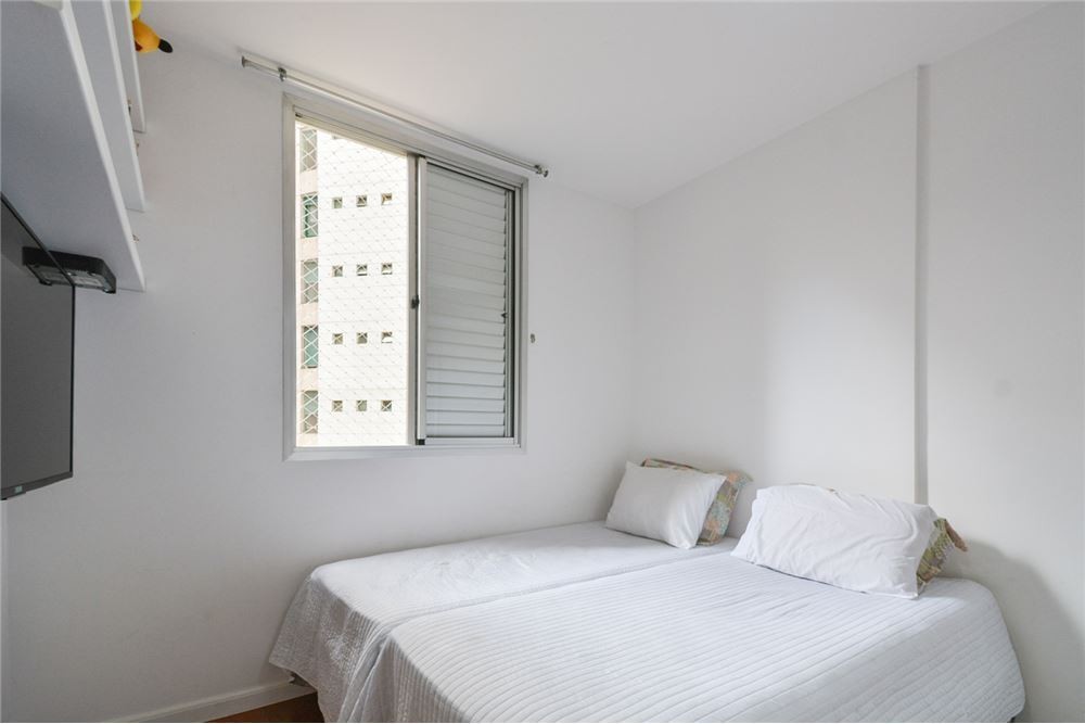 Apartamento à venda com 2 quartos, 70m² - Foto 11