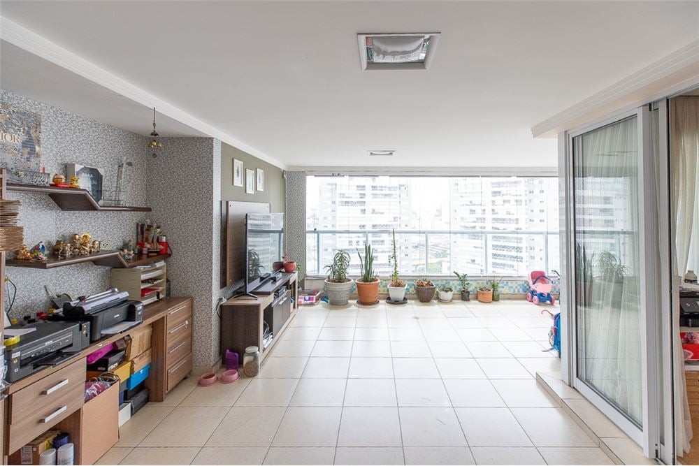 Apartamento à venda com 3 quartos, 192m² - Foto 8