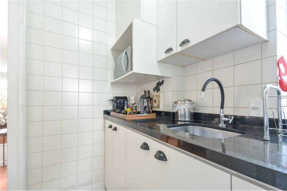 Apartamento à venda com 2 quartos, 70m² - Foto 32