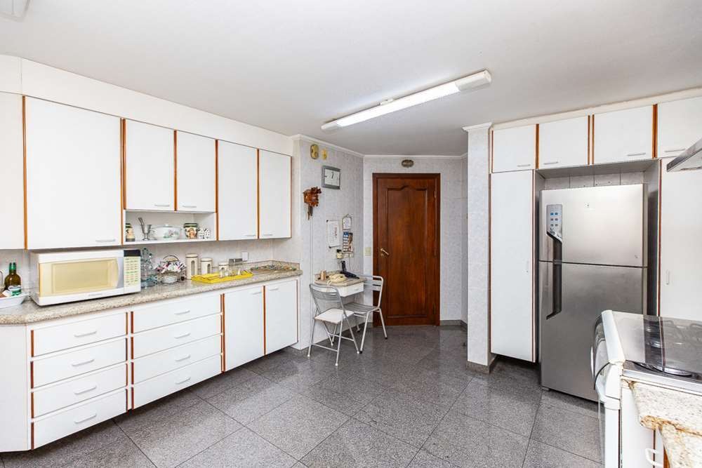 Apartamento à venda com 3 quartos, 251m² - Foto 35