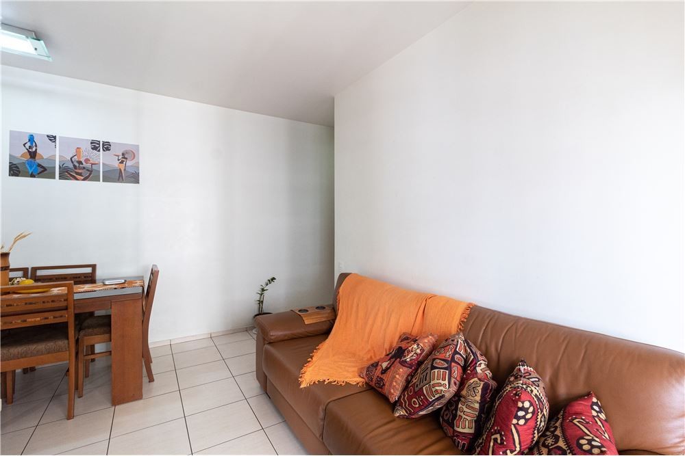 Apartamento à venda com 2 quartos, 63m² - Foto 4