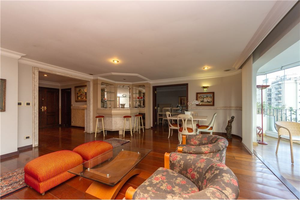 Espetacular apartamento em Perdizes: 5 quartos,  5 vagas de garagem, 315m². Imperdível!