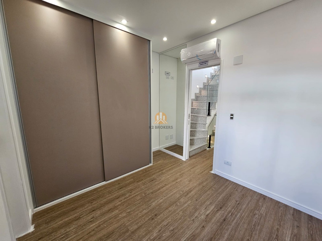 Casa à venda com 4 quartos, 160m² - Foto 14