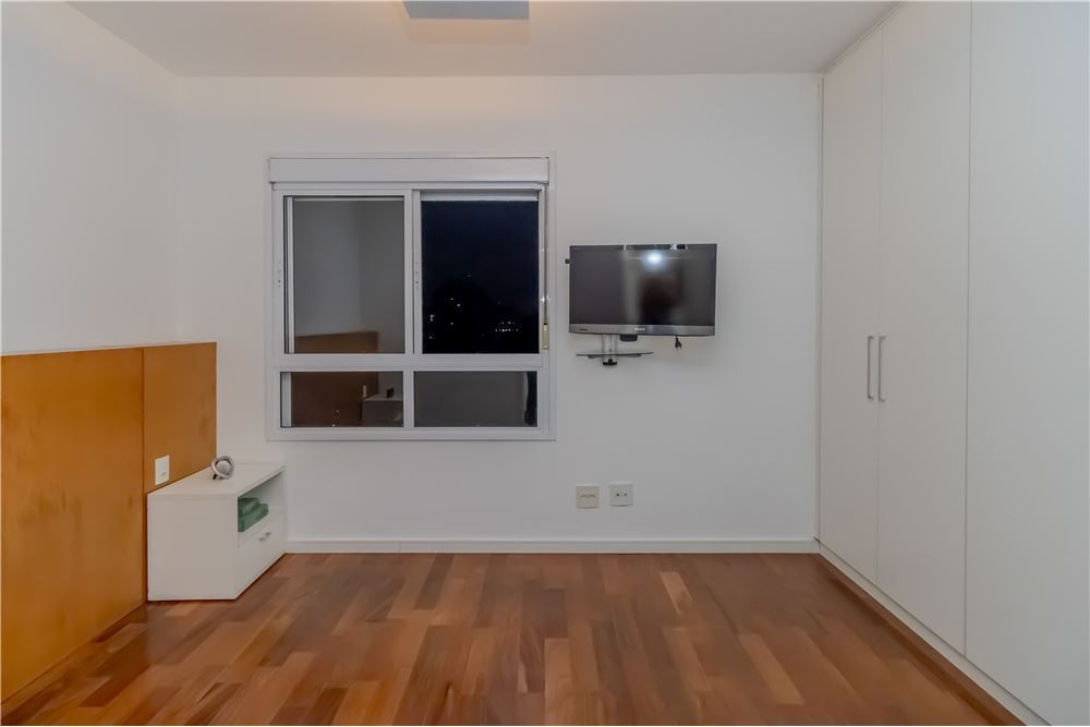 Apartamento à venda com 2 quartos, 107m² - Foto 34