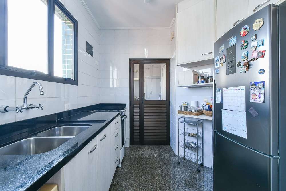 Apartamento à venda com 4 quartos, 200m² - Foto 25