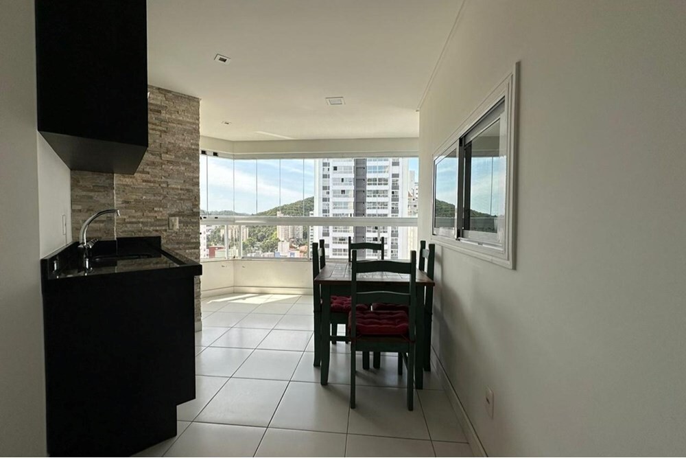 Apartamento à venda com 3 quartos, 135m² - Foto 8