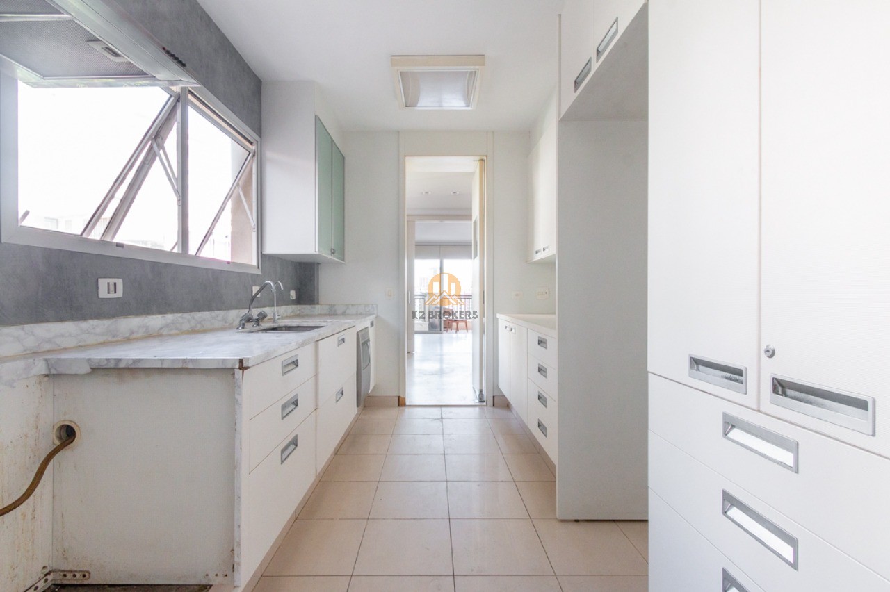 Apartamento à venda com 4 quartos, 211m² - Foto 14