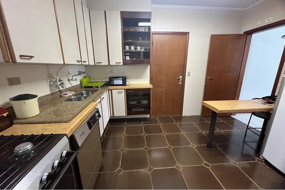 Apartamento à venda com 3 quartos, 157m² - Foto 3