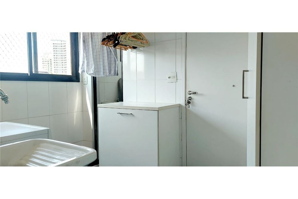 Apartamento à venda com 3 quartos, 130m² - Foto 3