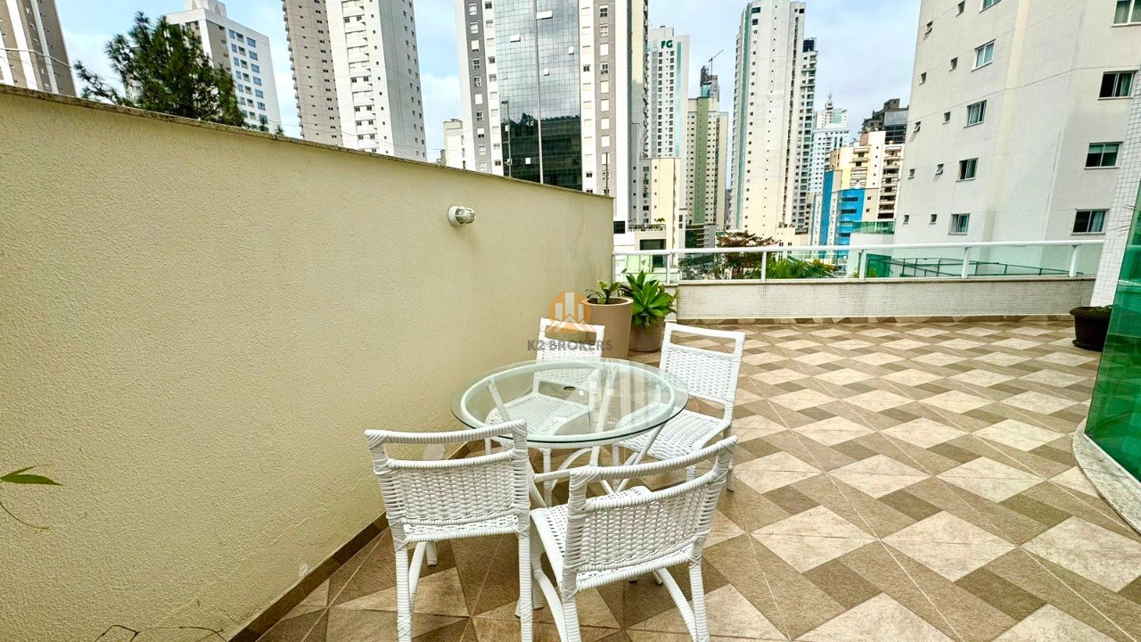 Apartamento à venda com 3 quartos, 213m² - Foto 13