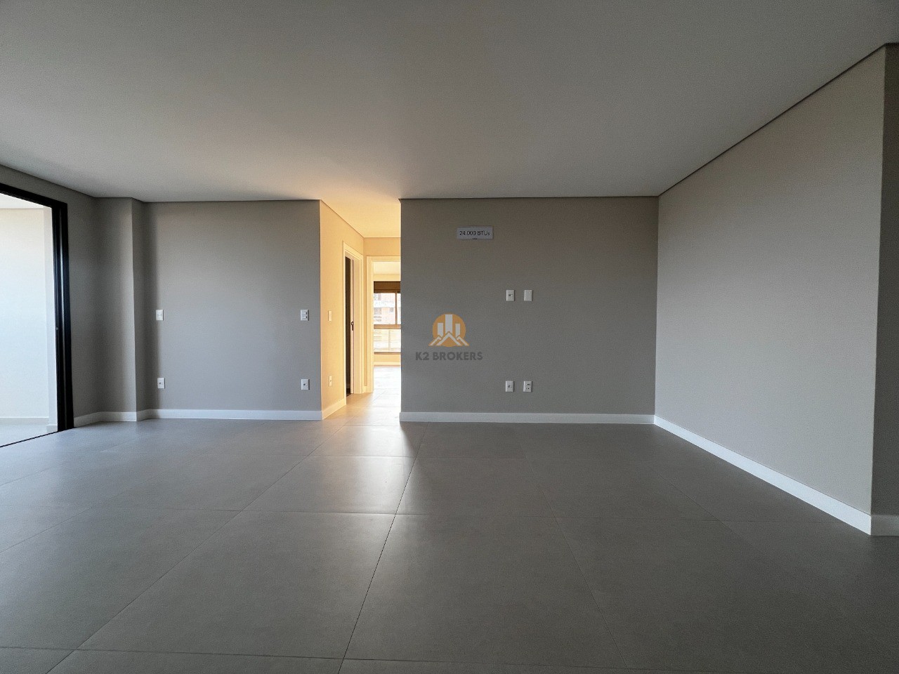 Apartamento à venda com 3 quartos, 93m² - Foto 8