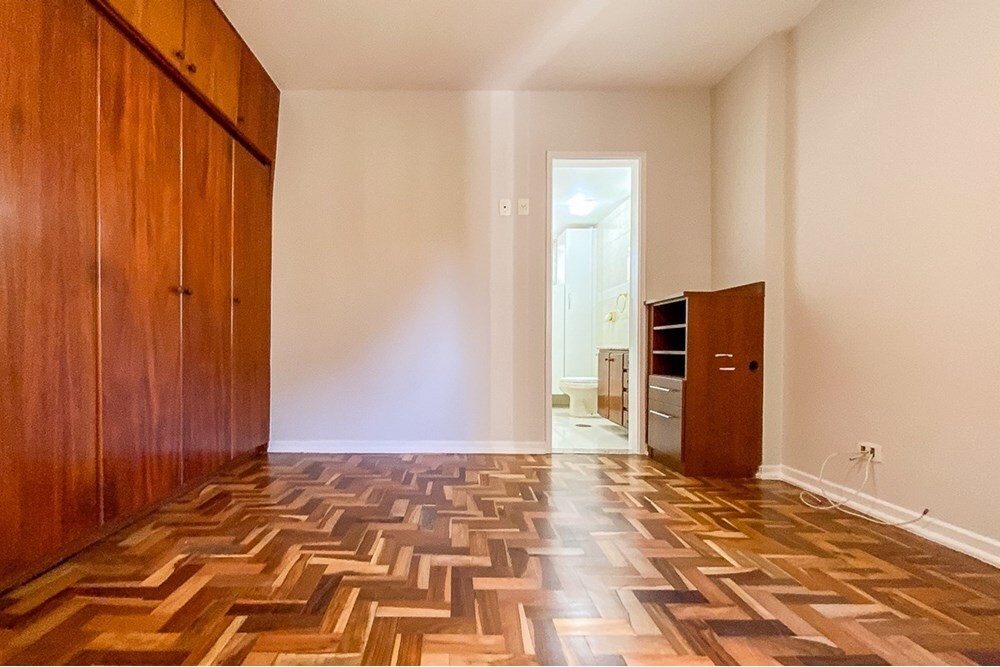 Apartamento à venda com 3 quartos, 105m² - Foto 9