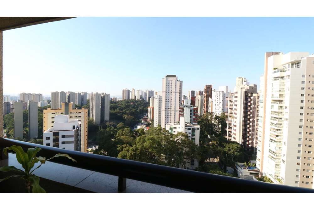 Apartamento à venda com 4 quartos, 226m² - Foto 8