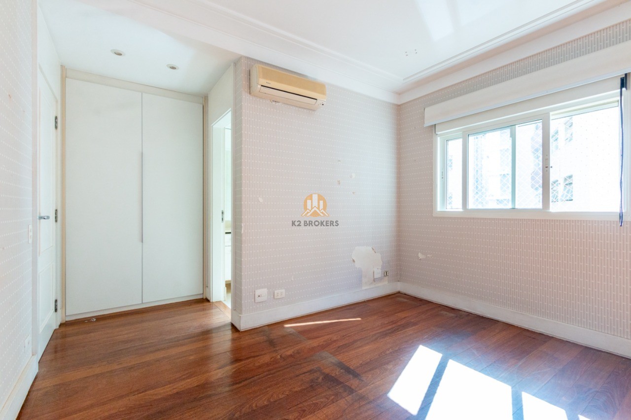 Apartamento à venda com 4 quartos, 211m² - Foto 30