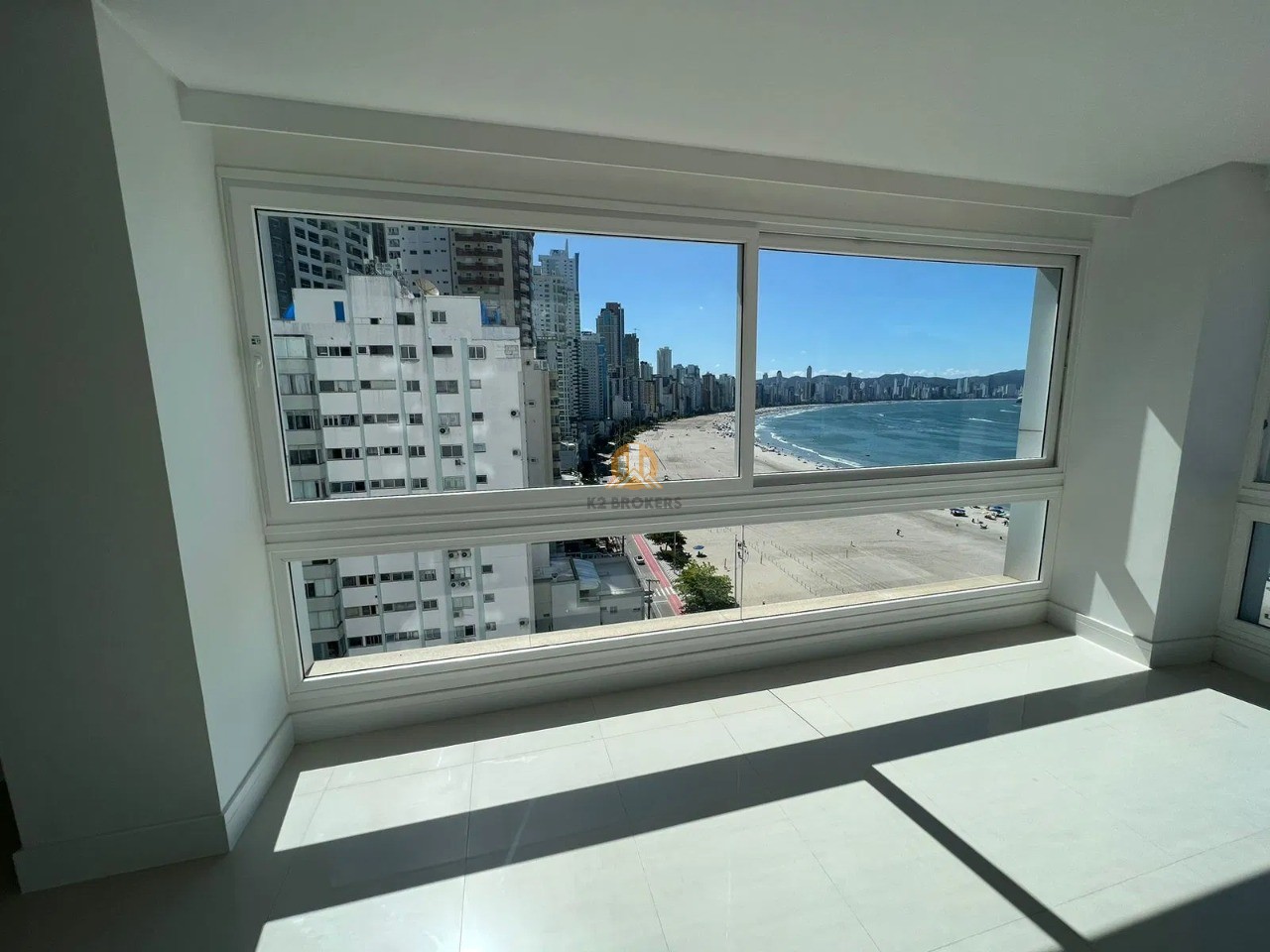 Apartamento à venda com 3 quartos, 157m² - Foto 2