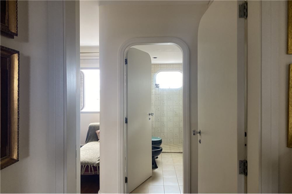 Apartamento à venda com 4 quartos, 200m² - Foto 6