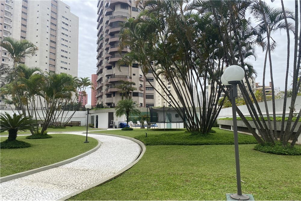 Apartamento à venda com 4 quartos, 200m² - Foto 32