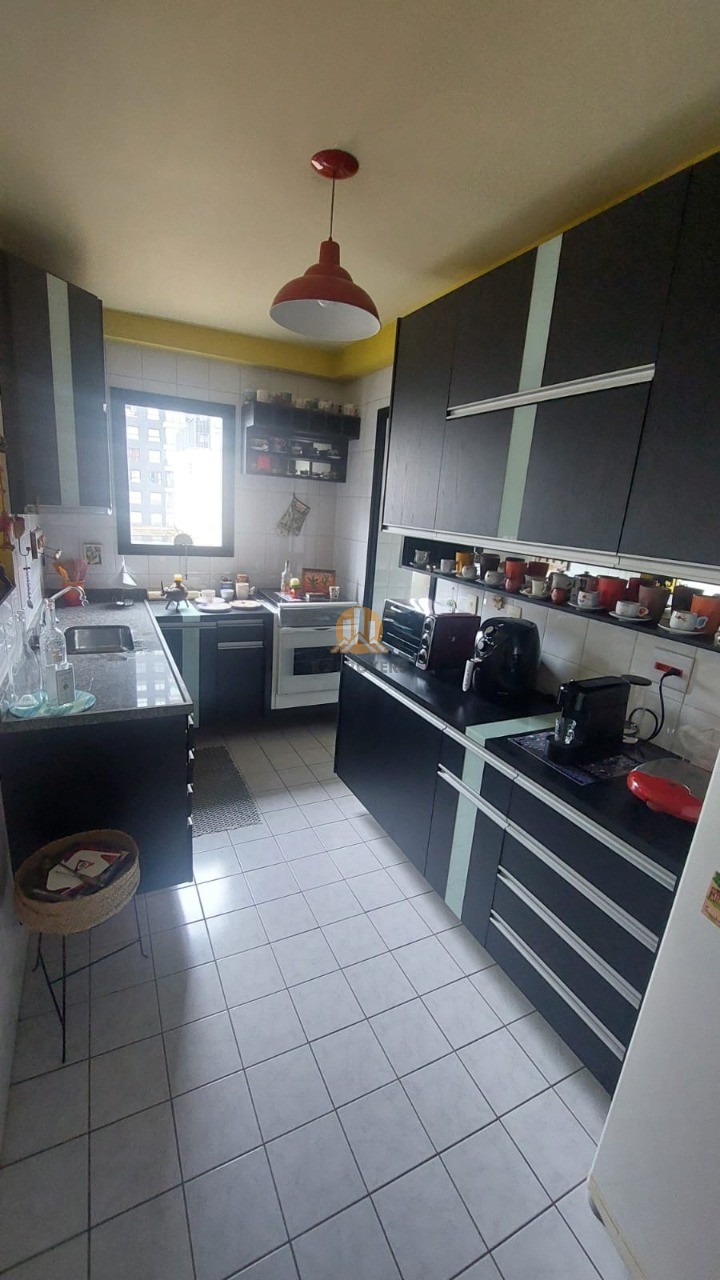 Apartamento à venda com 2 quartos, 70m² - Foto 14