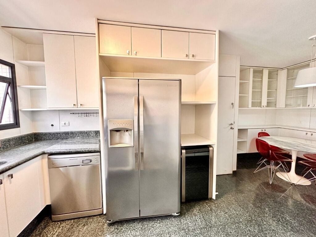 Apartamento à venda com 3 quartos, 150m² - Foto 17