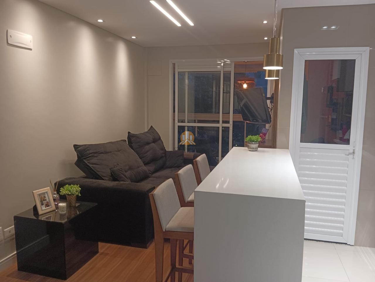 Apartamento à venda com 2 quartos, 72m² - Foto 4