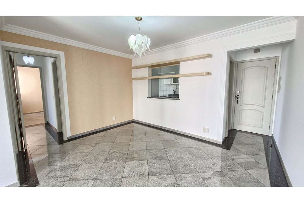 Apartamento à venda com 3 quartos, 75m² - Foto 2