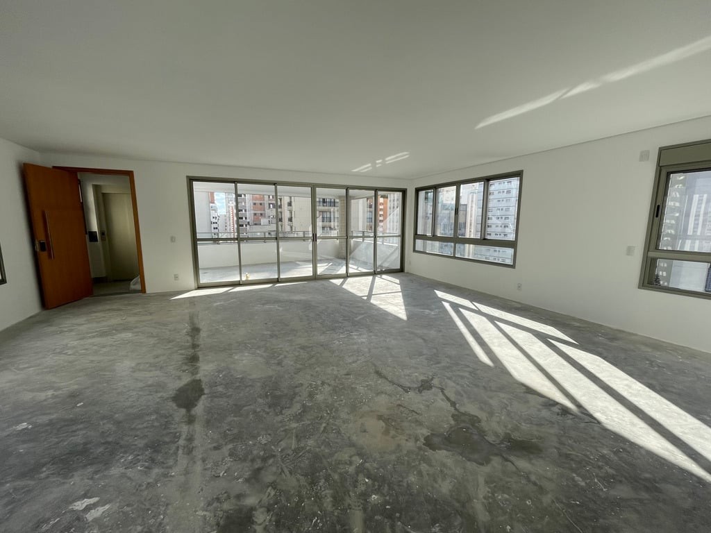 Apartamento à venda com 3 quartos, 285m² - Foto 1