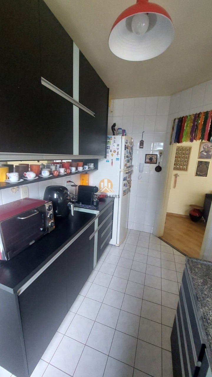 Apartamento à venda com 2 quartos, 70m² - Foto 15