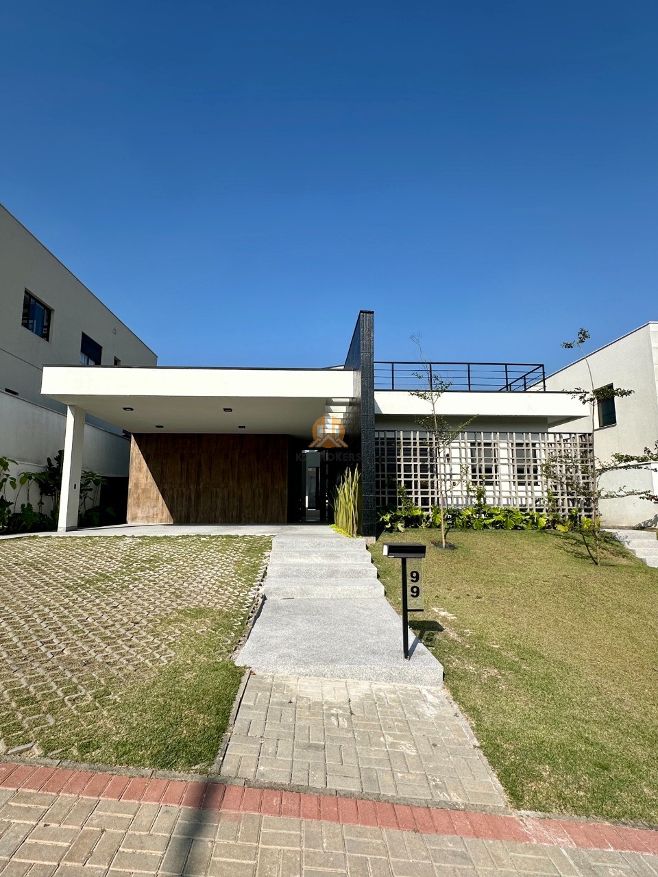 Casa de Condomínio à venda com 3 quartos, 260m² - Foto 1