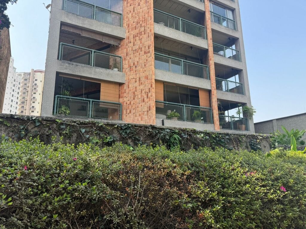 Apartamento à venda com 4 quartos, 251m² - Foto 2