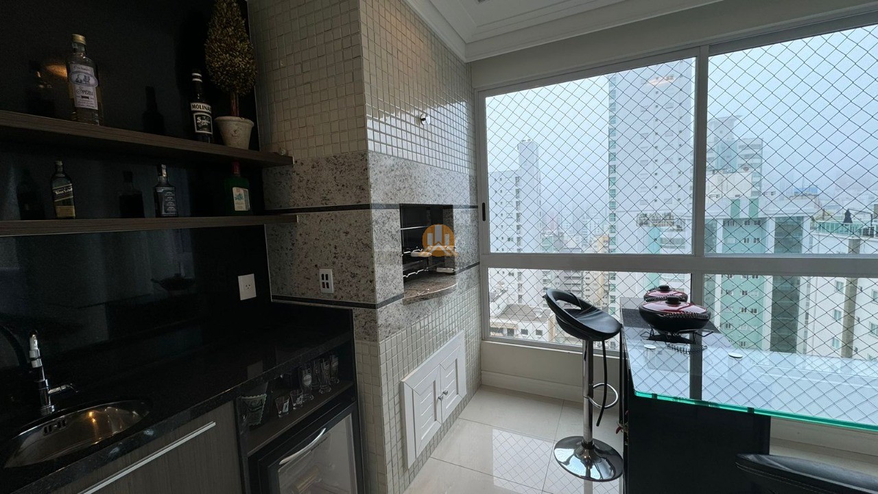 Apartamento à venda com 3 quartos, 223m² - Foto 13