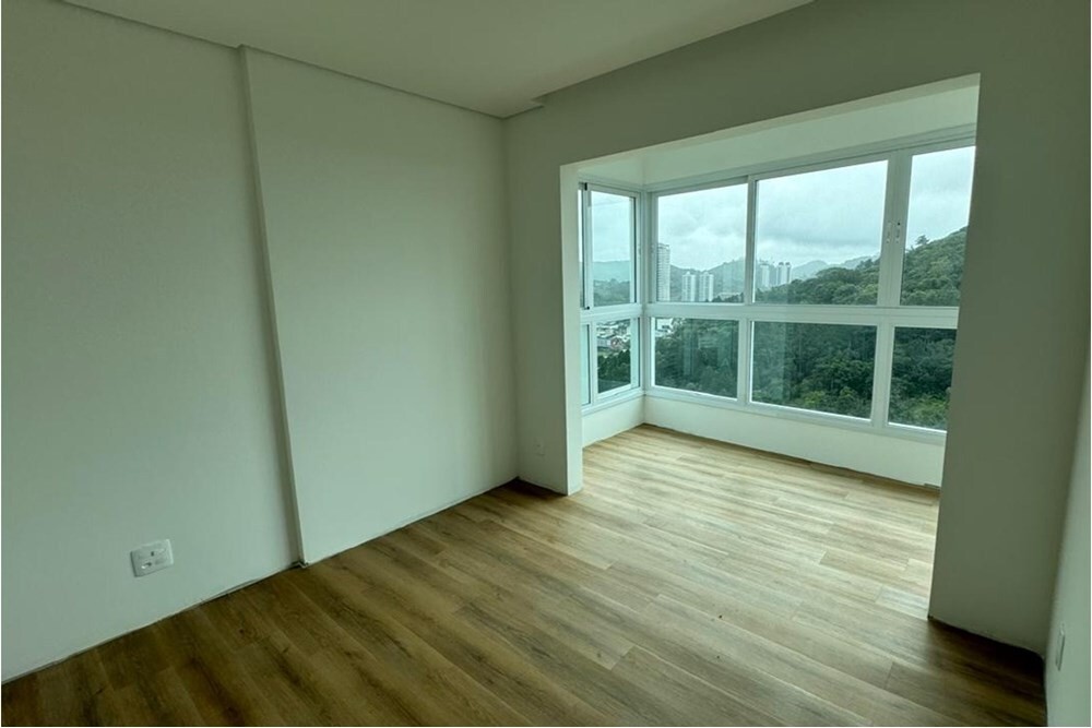 Apartamento à venda com 2 quartos, 71m² - Foto 1