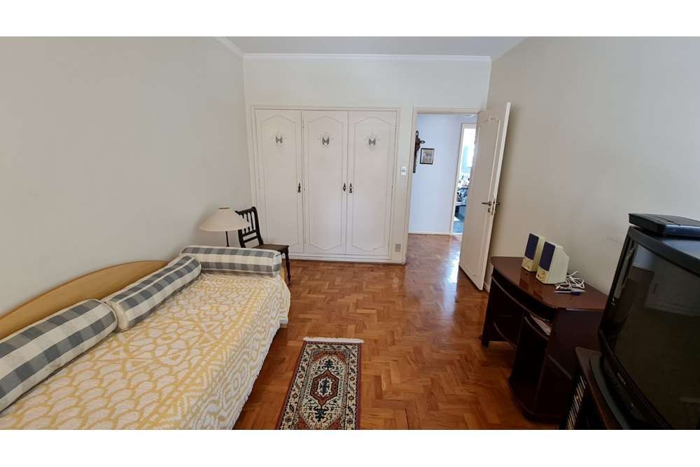 Apartamento à venda com 3 quartos, 157m² - Foto 2