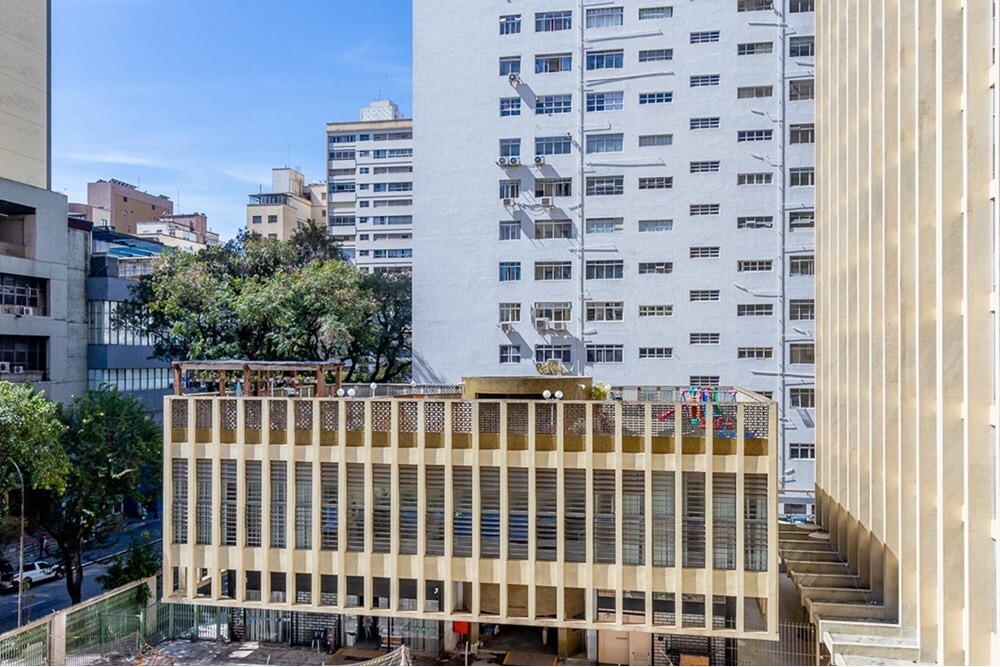 Apartamento à venda com 3 quartos, 155m² - Foto 3