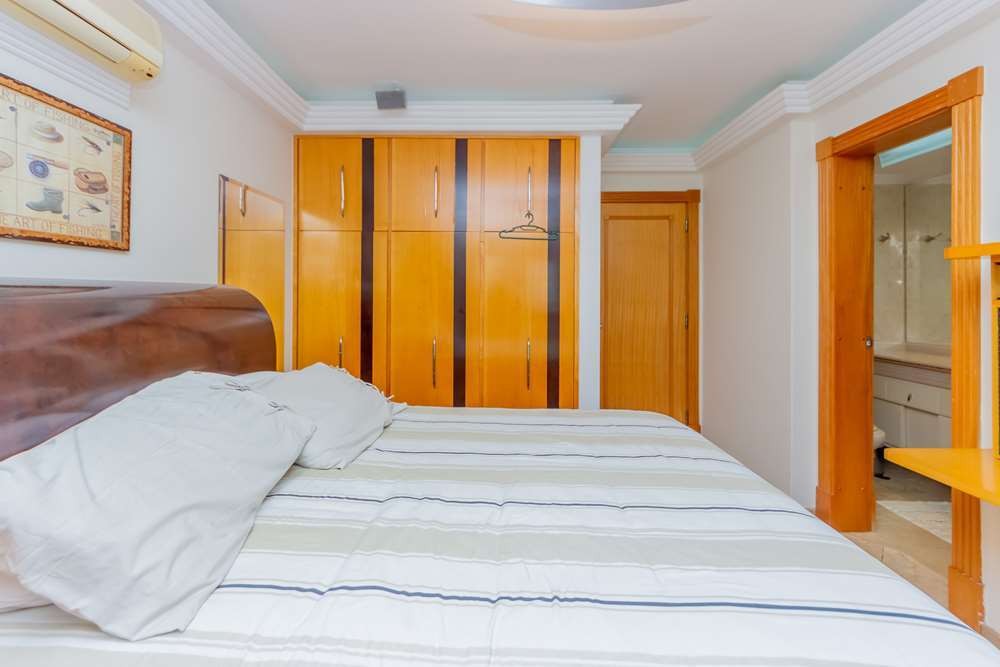 Apartamento à venda com 4 quartos, 228m² - Foto 16