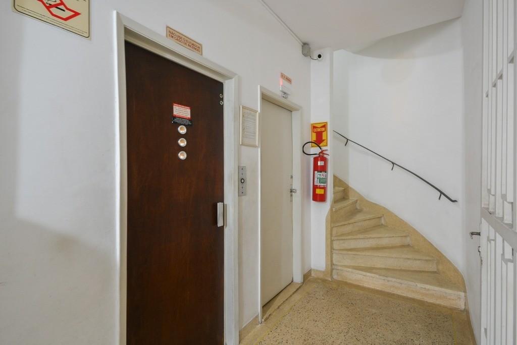 Apartamento à venda com 2 quartos, 75m² - Foto 3