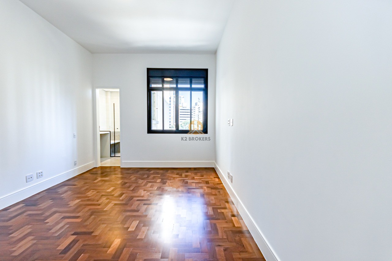 Apartamento à venda com 3 quartos, 212m² - Foto 14